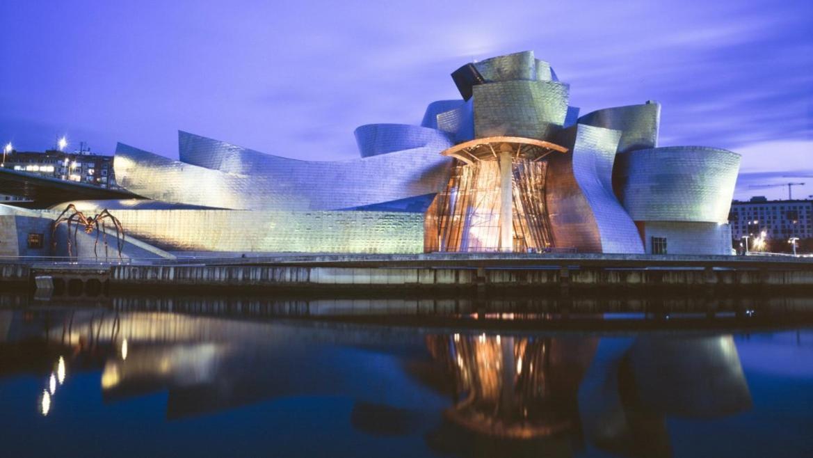 Lux Cityhall + Parking Bilbao Exterior foto