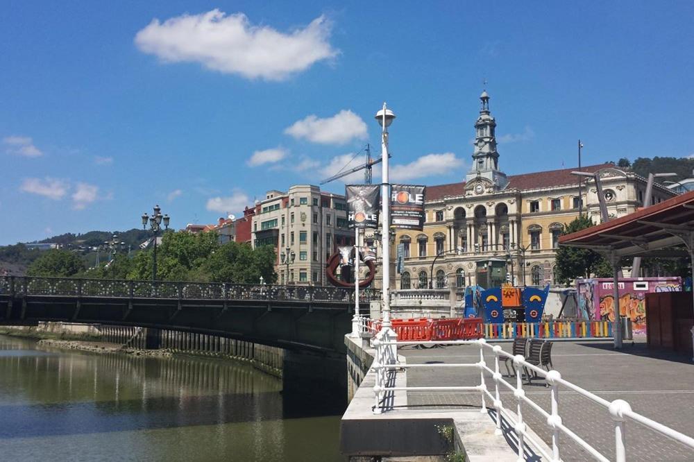 Lux Cityhall + Parking Bilbao Exterior foto